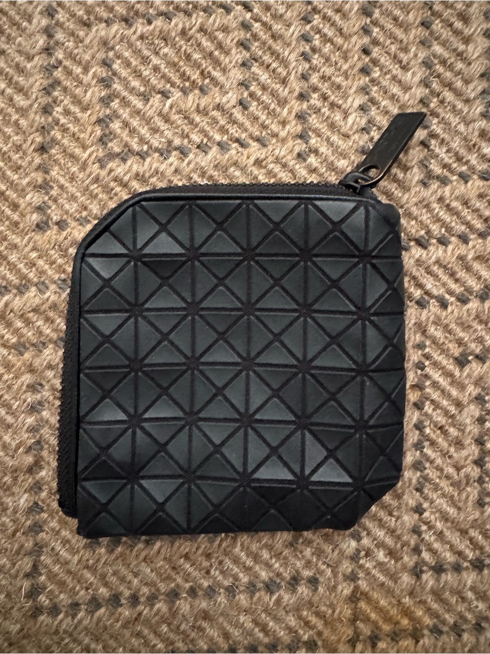 Bao Bao Issey Miyake Geometric Textured Zip Wallet in Black - Picture 4 of 13